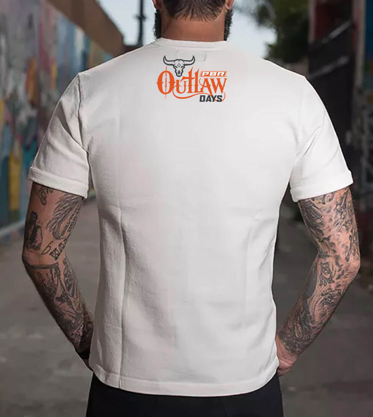 Back view of "Outlaws and Beer" t-shirt.